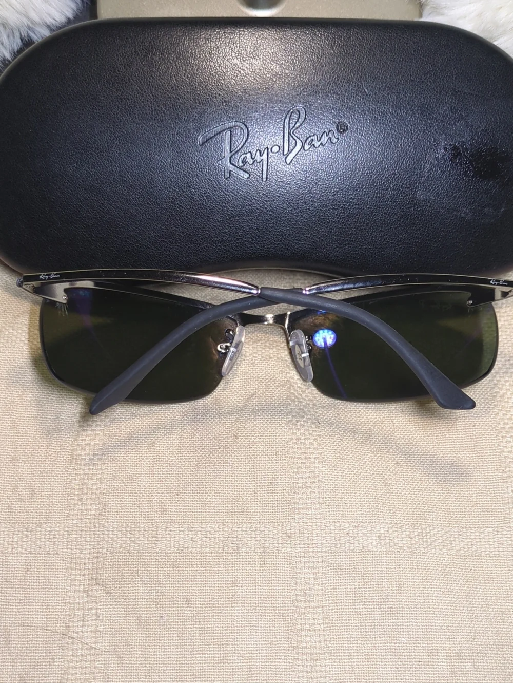 Ray-Ban Sunglasses w/Dark Green Lenses RB3183 Pristine Condition $60
